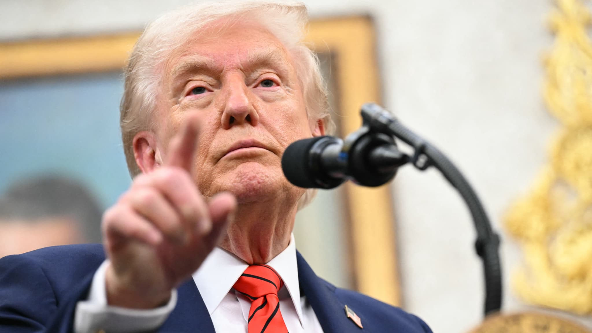 DONALD TRUMP SE DIT PRÊT À MENACER VLADIMIR POUTINE DE FOURNIR DES MISSILES TOMAHAWK À L'UKRAINE