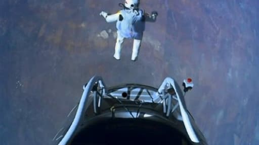 L'Autrichien Felix Baumgartner au moment de son saut, dimanche 14 octobre 2012