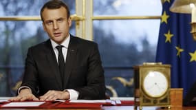 Emmanuel Macron, ce samedi dans les bureaux de l'Elysée
