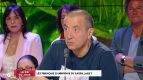 "Je suis le crétin absolu quand on parle de consommation !"