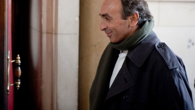 Le journaliste Eric Zemmour, le 14 janvier 2011, lors de son arrivée au tribunal de Paris où il comparaissait pour provocation à la haine raciale.