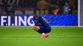 Le dépit de Bradley Barcola  au coup de sifflet final contre l'Atlético, le 6 novembre 2024 au Parc des Princes