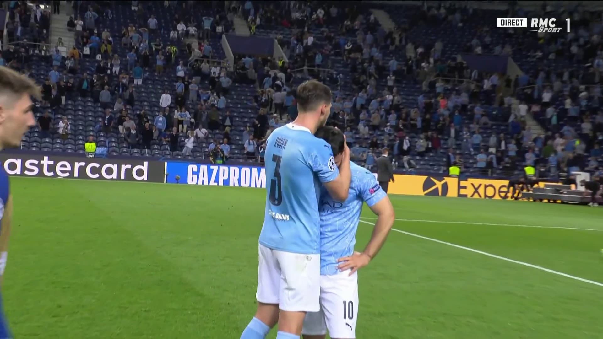 Aguero consolé par Ruben Dias Aguero consolé par Ruben Dias