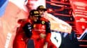Carlos Sainz et Charles Leclerc sur le podium du GP du Bahreïn.