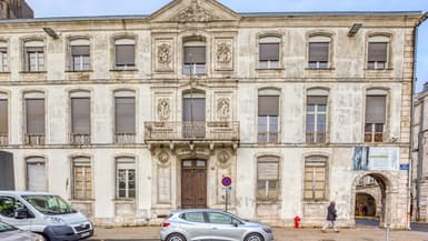 Ce commissariat est à vendre