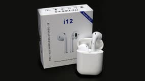 Les écouteurs "i12" envoyés aux acheteurs de la "box produits Apple"