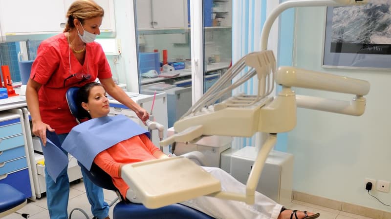 Les dentistes demandent une revalorisation des soins de base, comme les détartrages