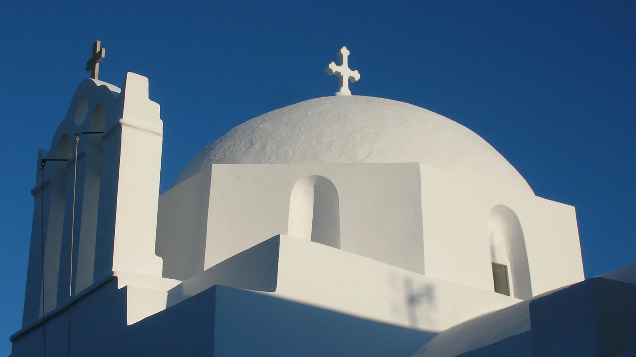 Yunanistan'ın Kiklad Adaları'nda bir kilise.