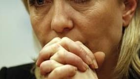 Marine Le Pen prône la suppression du Fonds monétaire international (FMI) qui constitue, à ses yeux, "une structure d'écrasement des peuples". /Photo d'archives/REUTERS/Tony Gentile