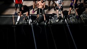 L'épreuve du tirage de traîneau ("sled pull") lors de l'Hyrox fitness au Grand Palais, le 18 avril 2025 à Paris 