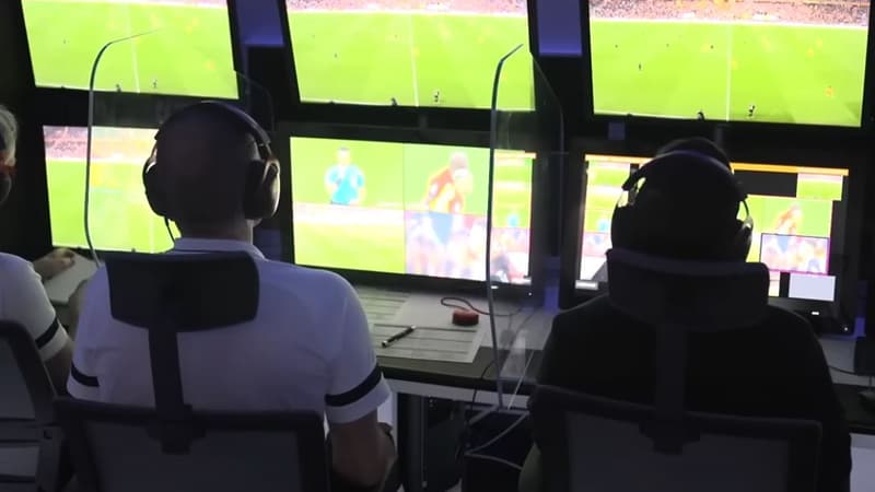 Rôle-clé mais non-décisionnaire... À quoi servent les opérateurs VAR qui assistent les arbitres vidéo?