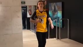 Antoine Griezmann avec un maillot de Kobe Bryant, le 30 janvier 2020