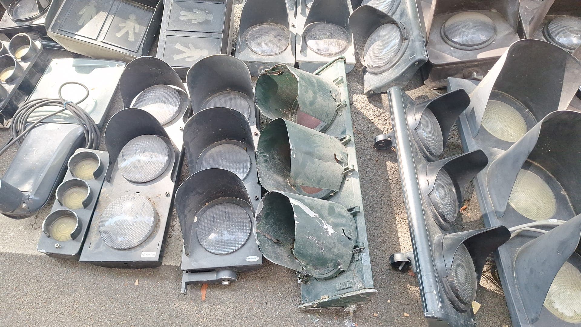 Les chineurs se sont pressés dans les rues de Lille le samedi 14 et dimanche 15 septembre et sont parfois tombés sur des objets étonnants. 