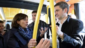 L'adjoint chargé aux Transports à la mairie de ParisChristophe Najdovski (à droite), au côté d'Anne Hidalgo, dans les transports en commun en avril 2014.