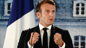 Le président Emmanuel Macron, le 29 juin 2020 à Meseberg, près de Berlin