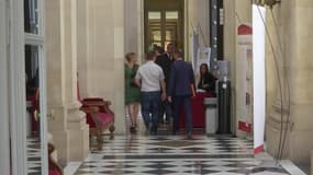 Moralisation de la vie publique: faut-il supprimer la réserve parlementaire?