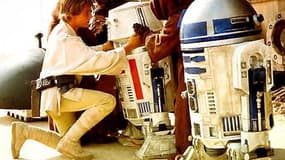 Mark Hamill (Luke Skywalker) se prépare à acheter le légendaire R2-D2.