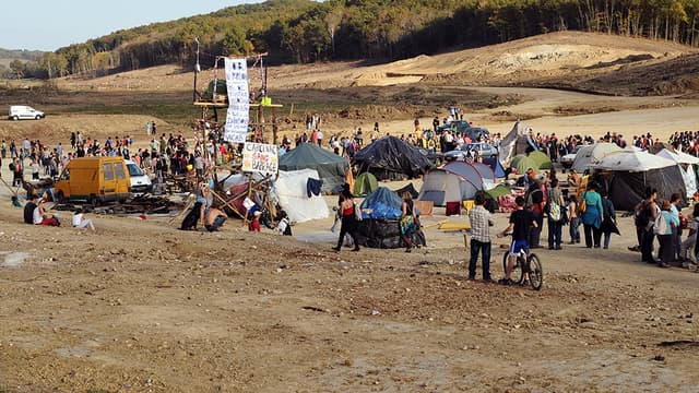Vue de la zone initialement prévue pour l'installation du barrage de Sivens, dans le Tarn, et actuellement occupée par des opposants au projet.