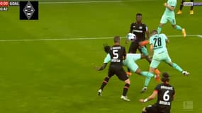 Le coup du scorpion de Valentino Lazaro