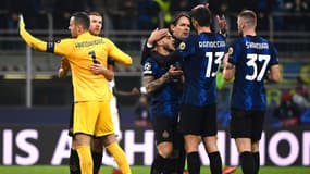 La joie des joueurs de l'Inter Milan, après leur victoire, 2-0 face au Shakhtar Donetsk, lors de leur match du groupe D de la Ligue des Champions, le 24 novembre 2021 au Stade San Siro
