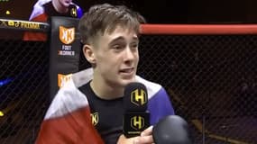 Paul Dena lors d'un combat Hexagone MMA, en septembre 2024