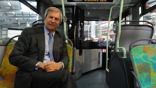 La nouvelle usine, située à Ergué-Gaberic, non loin de Quimper, aura une capacité de production annuelle de 200 de ces bus électriques à l'aspect tout à fait ordinaire.