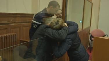 Jacqueline Sauvage et sa fille, lors de son procès.