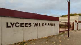 Les faits se sont déroulés en marge d'une réunion parents-professeurs, au lycée Val-de-Seine du Grand-Quevilly, en Seine-Maritime.