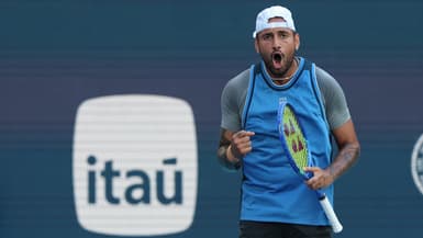 Nick Kyrgios célèbre sa première victoire en simple depuis près de deux ans et demi contre l'Américain Mackenzie McDonald (3-6, 6-3, 6-4) au Masters 1000 de Miami, le 19 mars 2025