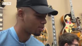 Gabriel Jesus prend un cours de guitare (et c'est fameux)