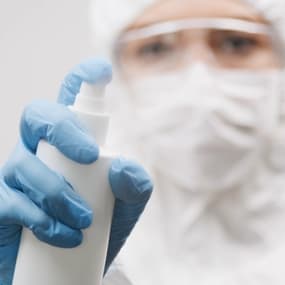 Un spray nasal à l'étude pour neutraliser le Covid-19 avant qu'il nous infecte 