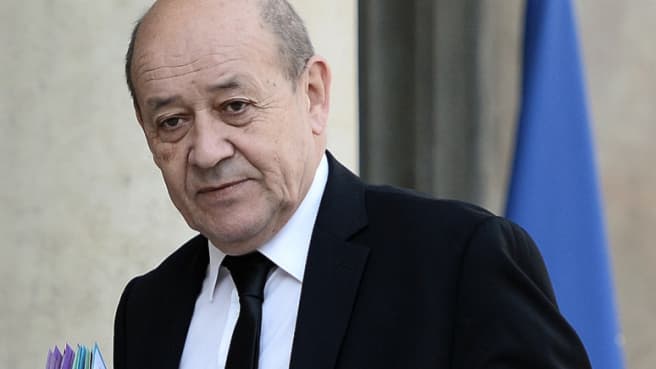 Ce pôle de gauche se constituerait autour du ministre des Affaires étrangères Jean-Yves Le Drian, et du secrétaire d'État Olivier Dussopt