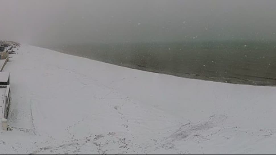 Les flocons tombent depuis plusieurs heures ce mercredi 17 janvier sur la station balnéaire de Stella-Plage (Pas-de-Calais). Les flocons tombent depuis plusieurs heures ce mercredi 17 janvier sur la station balnéaire de Stella-Plage (Pas-de-Calais).