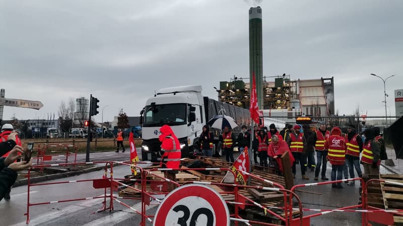 Le port Édouard-Herriot a été bloqué une partie de la matinée par des grévistes ce mercredi 8 mars 2023.