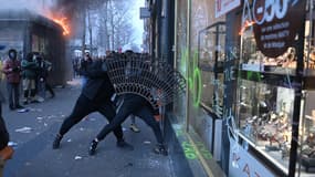 Dégradations lors d'une manifestation à Paris