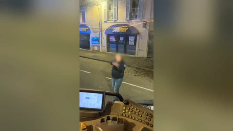 "Ils sont arrivés comme des cow-boys": des policiers braquent leur arme sur un agriculteur à Auch, la Coordination rurale annonce saisir l'IGPN