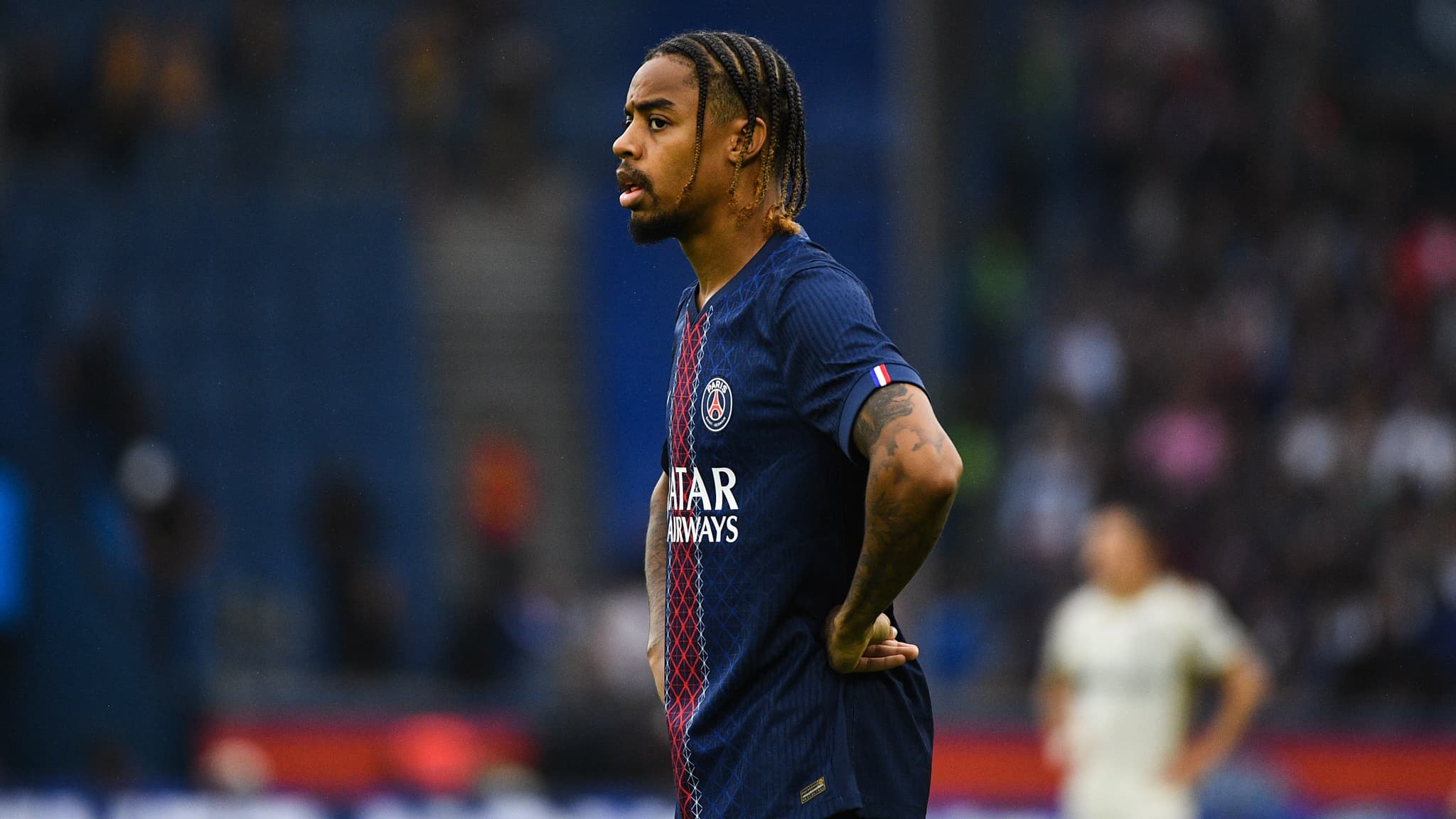 OM-PSG: DES DOUTES POUR BRADLEY BARCOLA QUI POURRAIT ÊTRE REMPLAÇANT POUR LE CLASSIQUE