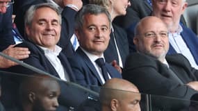 Gérald Darmanin et Xavier Bertrand lors d'un match Olympique Lyonnais (OL) et Paris Saint-Germain (PSG) au Stade Pierre-Mauroy, à Villeneuve-d'Ascq, le 25 mai 2024.
