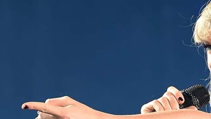 La chanteuse Taylor Swift en concert à Philadelphie en juin 2015. La chanteuse Taylor Swift en concert à Philadelphie en juin 2015.