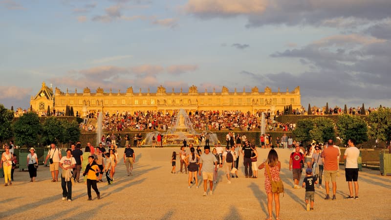 La billetterie du château génère à elle-seule 57 millions d'euros de recettes par an: comment Versailles essaye de diversifier son offre d'expériences (et ses revenus) pour moins dépendre de son site historique