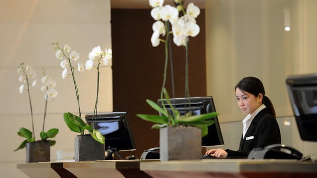 Réclamée de longue date par les hôteliers, la liberté de fixer ses tarifs vis à vis des plates-formes Internet, rend au secteur sa marge de manoeuvre tarifaire et commerciale
