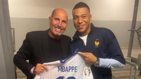 15 ans plus tard, Kylian Mbappé et Jean-Charles de Bono se retrouvent après le quart de finale France-Portugal de l'Euro 2024. 