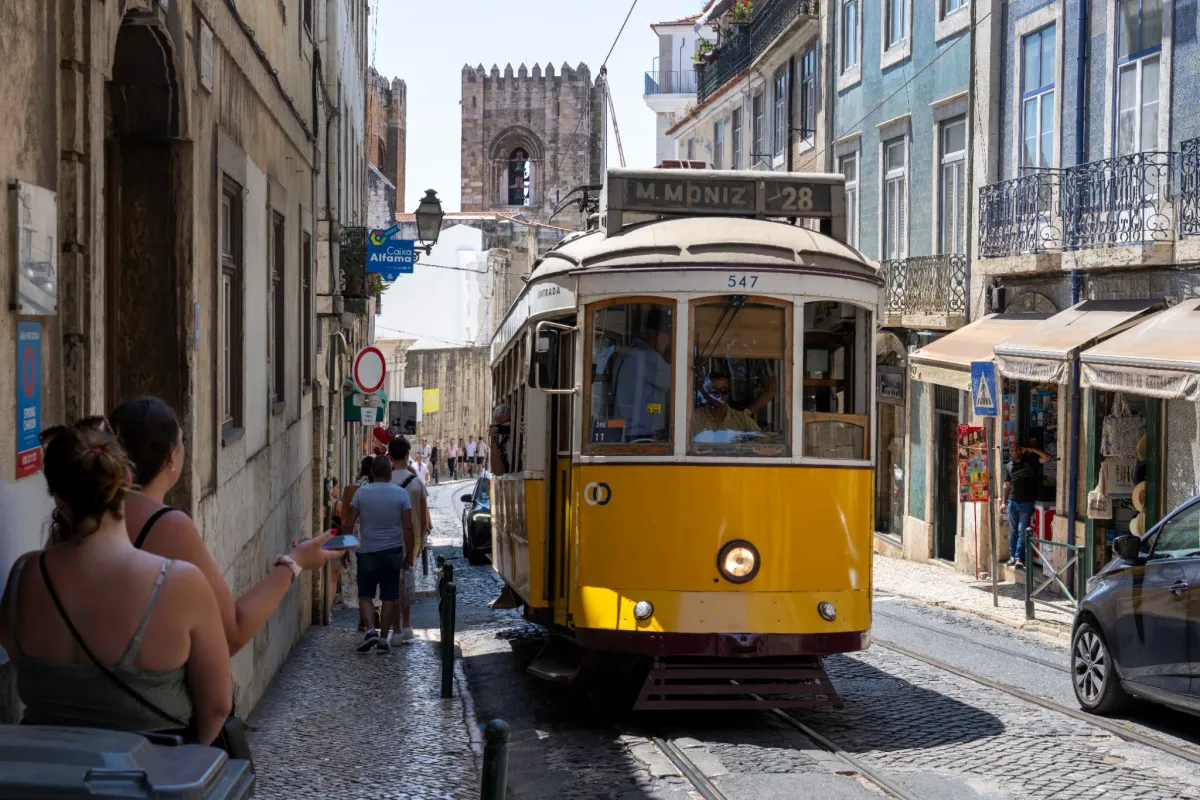 Du jamais vu depuis 1974: le Portugal va être en excédent budgétaire pour  la 2ème année, il va augmenter les retraites et baisser les impôts