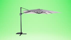 Ce parasol déporté voit son prix passer sous les 120 euros avec cette offre de folie