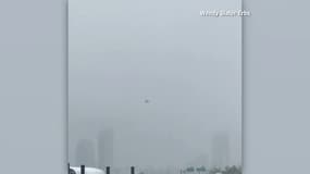 Crash à Manhattan: cette vidéo montrerait l'hélicoptère perdre le contrôle