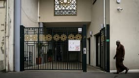 L'entrée de la mosquée Errahma à Villeurbanne, dans le Rhône, le 3 juin 2025