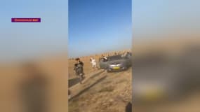 Des festivaliers fuyant une attaque dans la bande de gaza lors d'un festival tecno