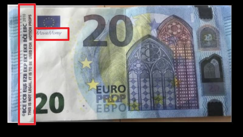 Les faux billets sont facilement identifiables, car ils n'ont pas les signes de sécurité et il est écrit en anglais qu'il s'agit d'un accessoire de cinéma.