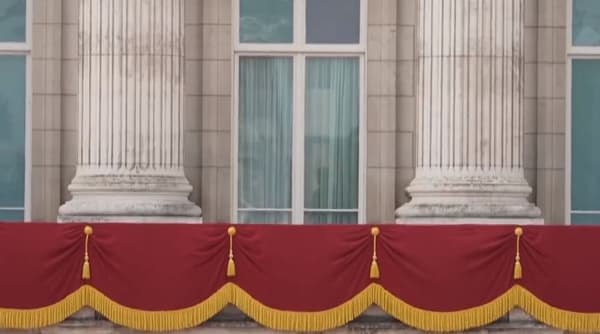 Het balkon van Buckingham Palace, waar de koninklijke familie elk moment kan verschijnen