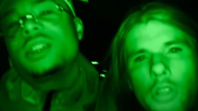 Ninho et Orelsan dans le clip de "Millions".